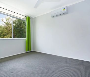 Relaxed Living with Space to Move - Photo 4