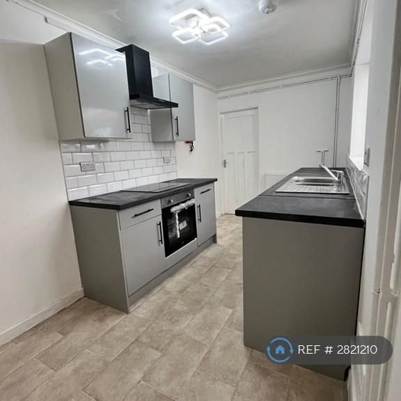 2 bedroom end of terrace house to rent - Photo 1