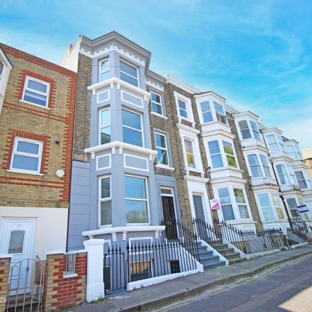 Lausanne Terrace, St. Johns Road, Margate, CT9 1LX, Kent - Photo 3
