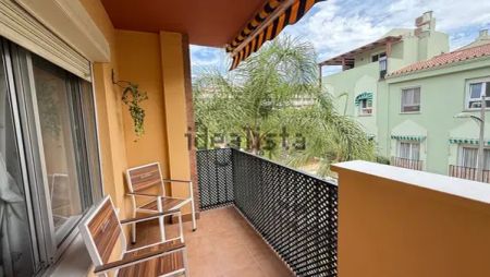 Alquiler de piso en Calle Poeta Manuel Alcántara - Photo 2