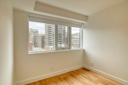 3460 Peel Street - Photo 2