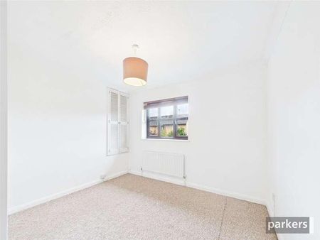 Roycroft Lane, Finchampstead, Wokingham, Berkshire, RG40 - Photo 3