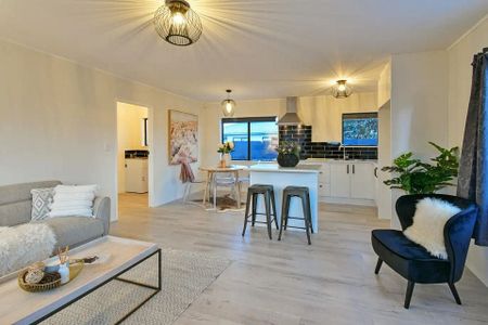 Beautiful 3 Bedroom + 2 Utility Rooms - Photo 2