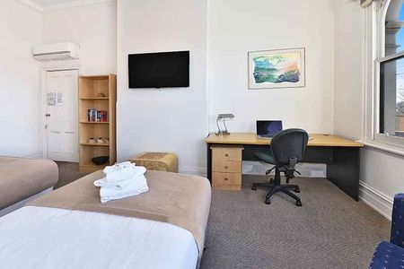 Room 5 (Non Ensuite) - Photo 4