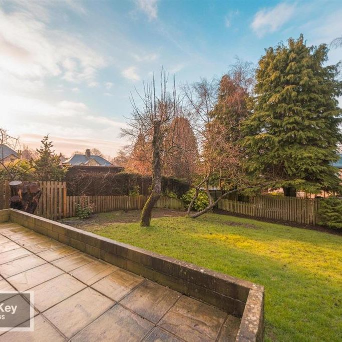 4 bedroom detached house to rent - Photo 1