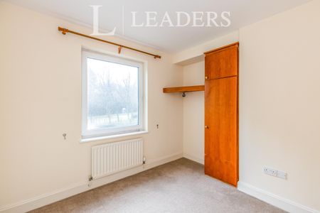 2 bedroom apartment to rent Oyster Quay, Port Way, Portsmouth, PO6 - Photo 4