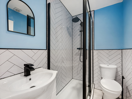 Newly Refurbished 7-Bed House Share In L13! Room 2 (Double Ensuite) - Photo 5