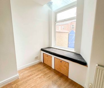 2 Bed Terraced House, Yew Tree Avenue, M14 - Photo 2