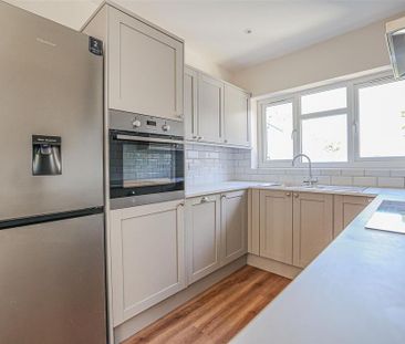 4 bedroom detached house to rent - Photo 5