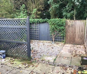 Brockton Avenue, Farndon, Newark, Notts, NG24 - Photo 2