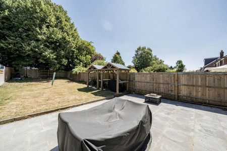 5 bedroom semi-detached house to rent - Photo 4