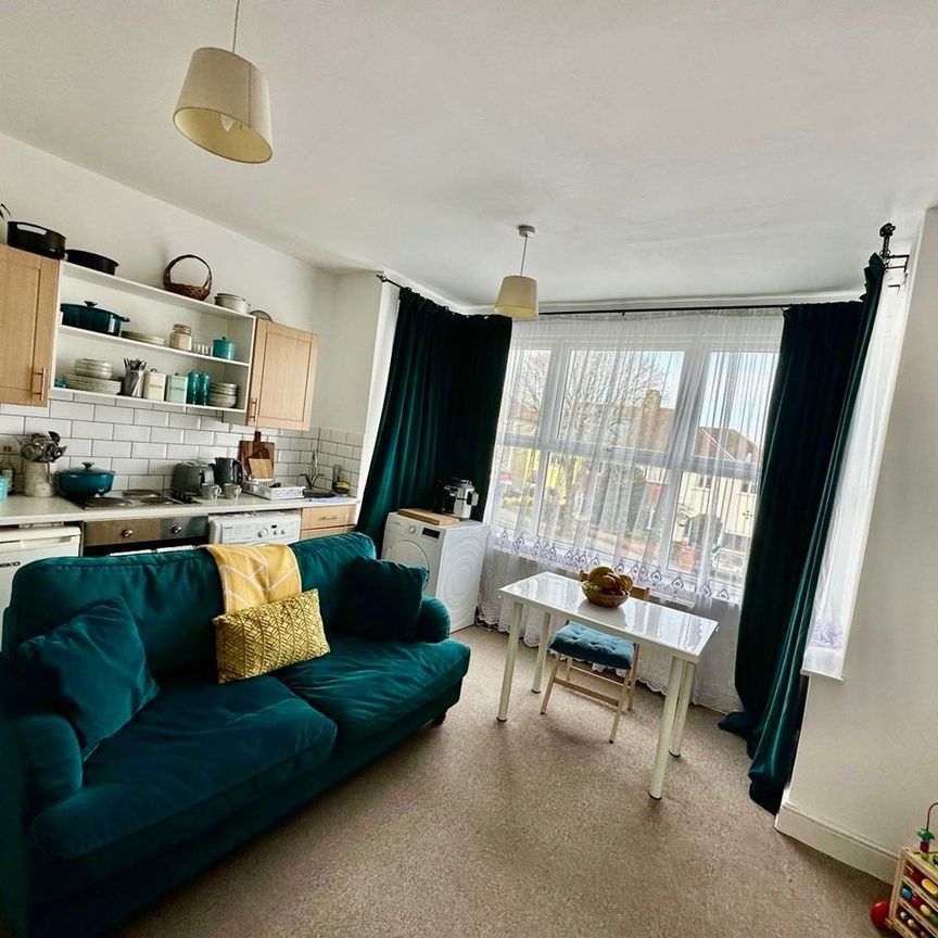 1 Bed Flat, South Norwood Hill, SE25 - Photo 1