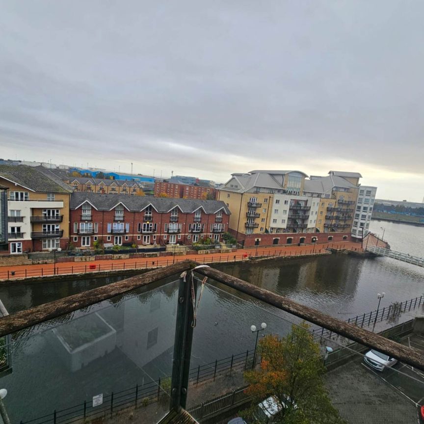 Price £1,200 pcm - Available Now - Furnished - Photo 1