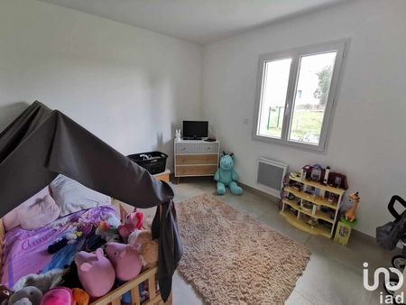 Maison 4 pièces de 88 m² à Savignac-de-l'Isle (33910) - Photo 2