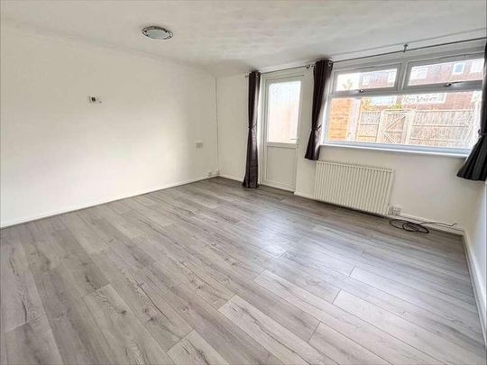 Emmanuel Close, Mildenhall, Bury St. Edmunds, IP28 - Photo 1