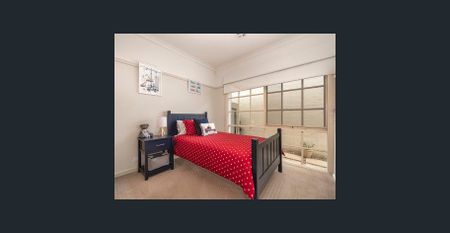 Light-filled comfort in prime location - Photo 4