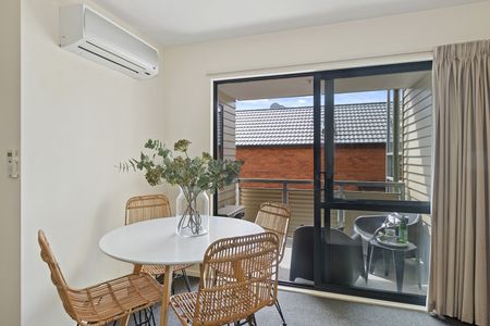 2 Bedroom Unfurnished Sunny Apartment - Photo 5