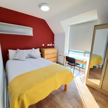 Henry Moore Suite, Lustrous House Room 6 - Photo 5