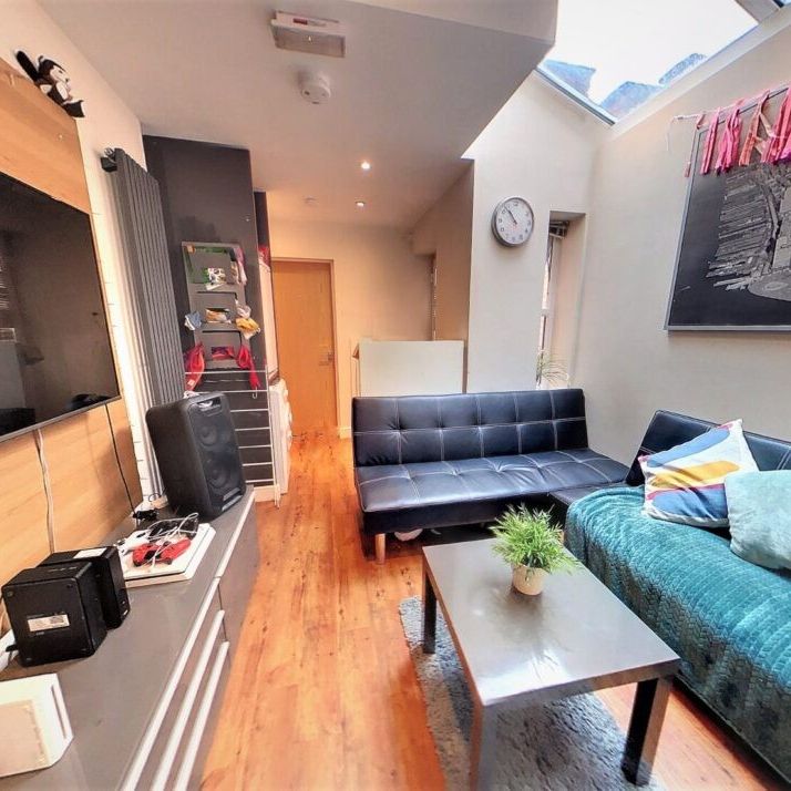 163 Tiverton Road - Photo 1