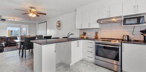 Grand 4 (1/2) Rénové à Louer à Laval - Photo 2