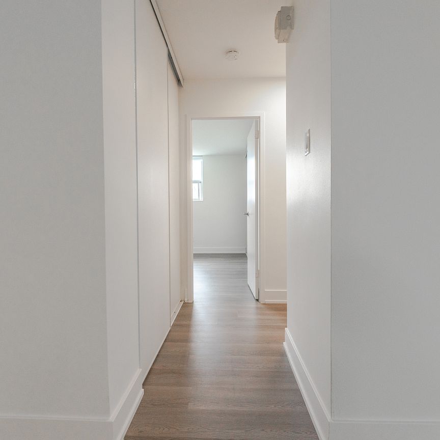 Large, Luxurious, Completely Renovated Large Two Bed Apartment in East York - Photo 1