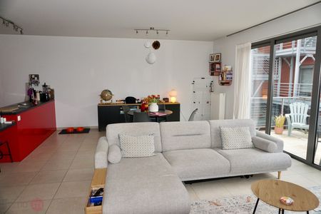 Recent appartement met 2 slaapk, terras en autostaanplaats. - Photo 4