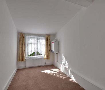 Cardiff Road, WATFORD - Photo 6