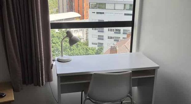 Fully furnished so handy - Photo 1