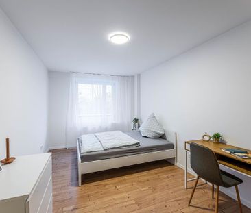 2 Sanierte & möblierte WG Zimmer in einer 3er WG in zentraler Lage ... - Foto 1