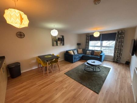 2 bedroom flat to rent - Photo 2