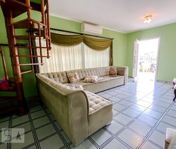 Casa para alugar com 247m², 4 quartos e 3 vagas - Photo 1