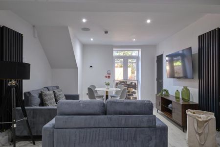 6 bedroom terraced house to rent - Photo 3