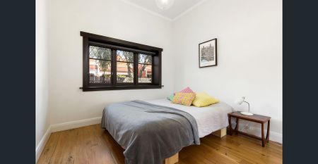 Period Charm meets Contemporary Living! - Photo 3