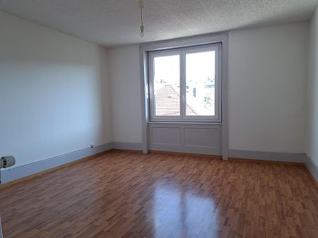 APPARTEMENT DE 3 PIECES AU 2EME ETAGE AVEC BALCON - Photo 2