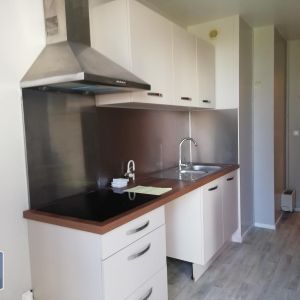 Location Appartement 3 pièces 63m² ANGERS 49000 - Photo 2