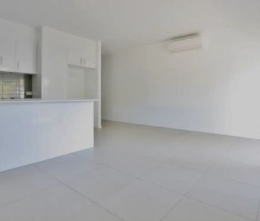 “Modern Three Bedroom Unit - Private Balcony - Air Con” - Photo 2