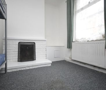 2 bedroom property to rent - Photo 4