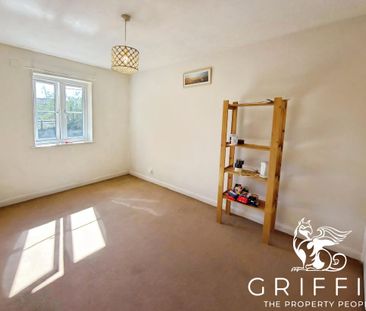 London Road, Grays, RM17 - Photo 1