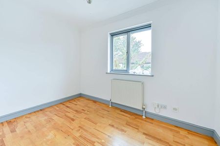 3 bedroom flat to rent - Photo 5