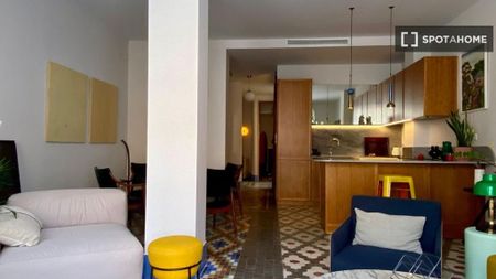 2 bedroom luxury Flat for rent in Valencia - Photo 3