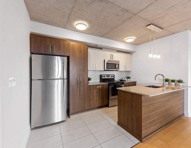 1 Bedroom - 3280 Cavendish Boulevard, Montréal - Photo 1