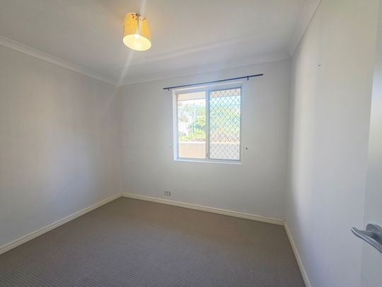 Spacious Family Home with Versatile Living Areas in Elevated Cul-De-Sac Location - Photo 1