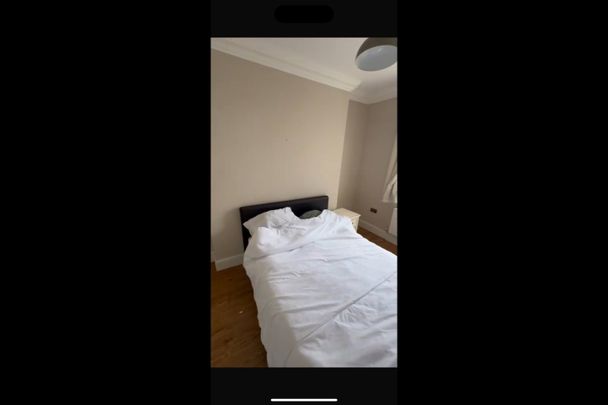 Room in a Shared House, Commercial Road, E14 - Photo 1