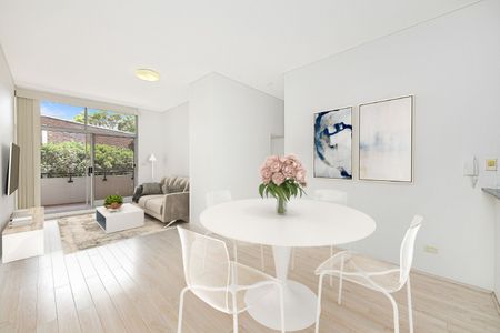 Large One Bedroom Apartment Located in a Security Building - Photo 3