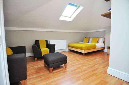 Room E, Loftus Road, Shepherds Bush, London, W12 - Photo 5