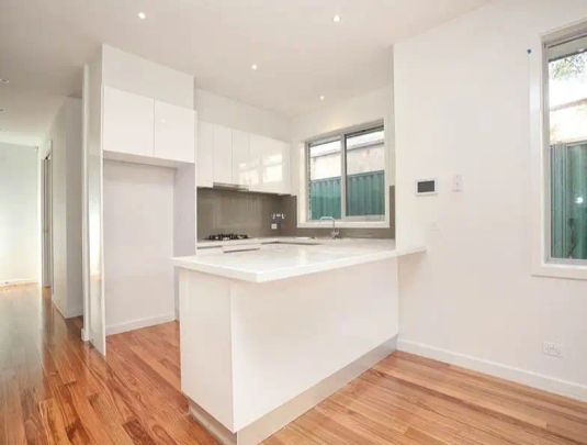 “Cosy Townhouse” - Photo 1