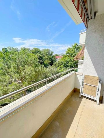 Appartement spacieux de 2 pièces au 3ème étage avec balcon - Photo 3