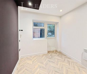 Studio to rent - Photo 6