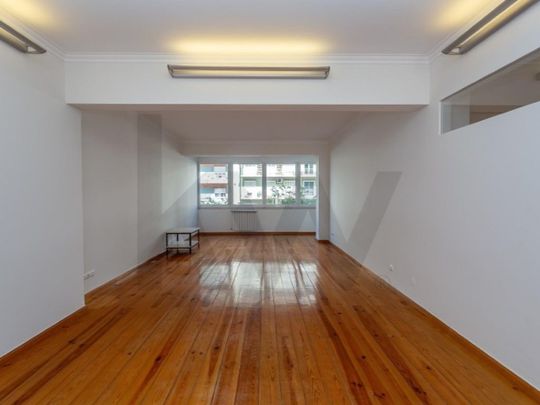 3 room luxury Flat for rent in Campolide, Lisbon - Photo 1