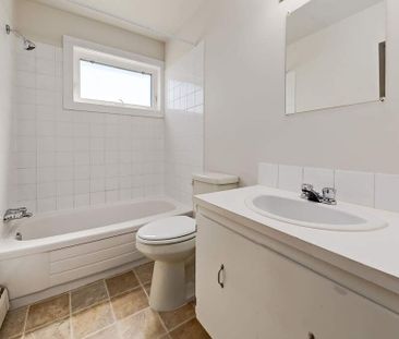 2 Bedroom - Photo 3